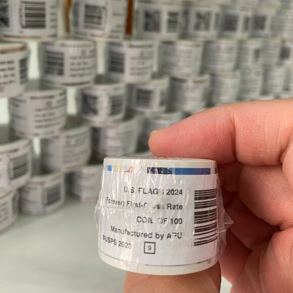 2023 Forever 60 Rolls Holiday use GOOD (6000 pieces) - Picture 1 of 3